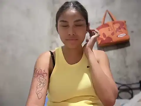 Alaia_River Webcam-Show