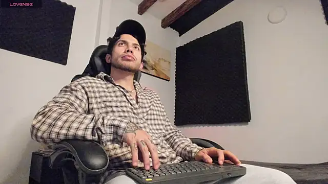 LucianSinclairn Live XXX chat