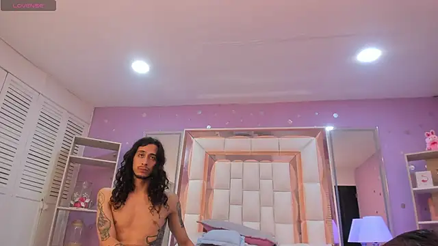 XXX chat uživo modela Goldentemptation_