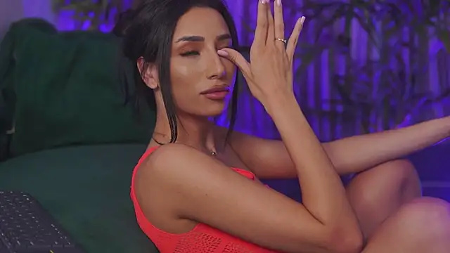 GinaValentinna Chat XXX in diretta