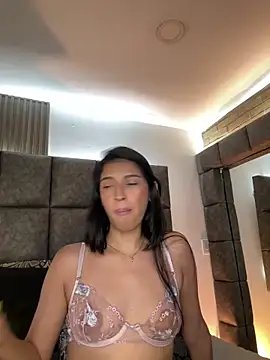 BrigitteVons' Live XXX Chat