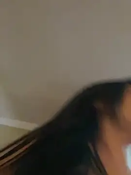 LittleMissEeve élő XXX-chatje