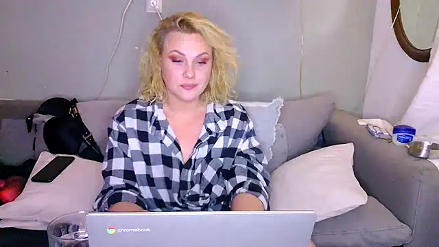 Онлайн чат XXX sweetsinzz