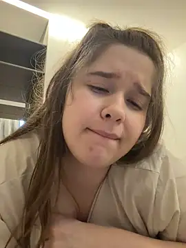 Онлайн чат XXX HornyGirlH