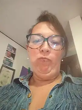 _Saraqueen's Live XXX Chat