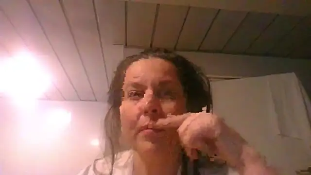 fulloferoticn Live XXX chat