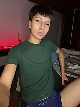 Alvarito-21 webcam show