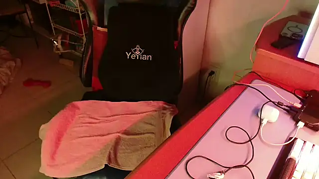 SmokyDee 即時 XXX 聊天