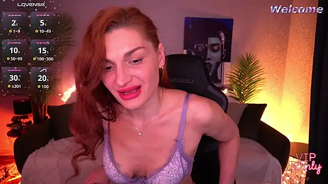 Онлайн чат XXX EllaGoldenn