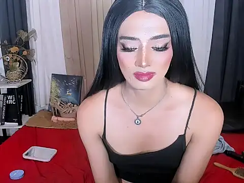 Queeny_Cassandra Chat XXX in diretta