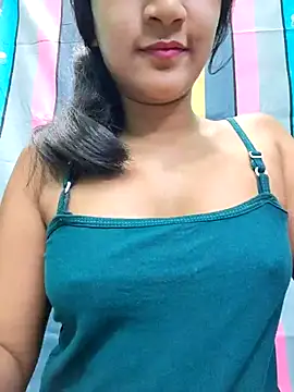 Your_Private_Girl: διαδικτυακό σόου στην κάμερα