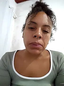 Chatroom XXX en direct de Julia_Pretinha