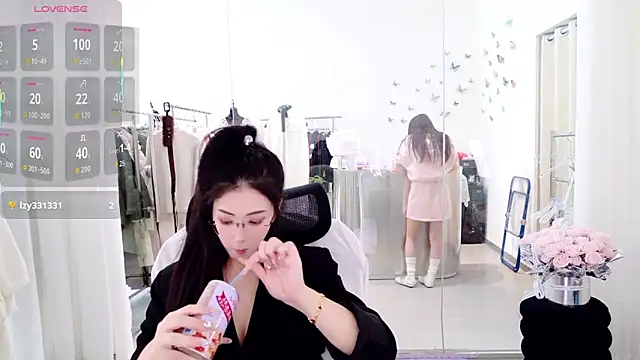 yangyang-777のライブXXXチャット