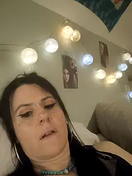 Sosso19squirtのライブXXXチャット