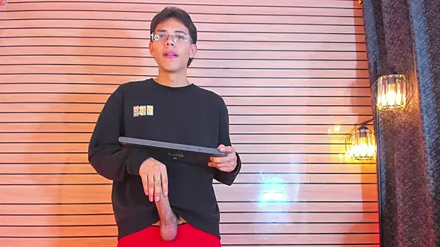 Pokazy przed kamerką – TheBatMansion