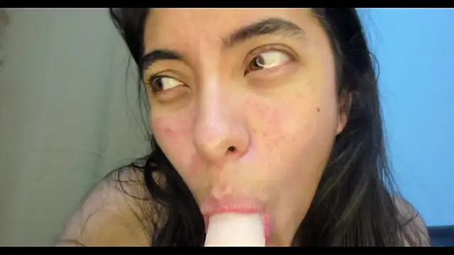 XXX chat uživo modela emilysex_118