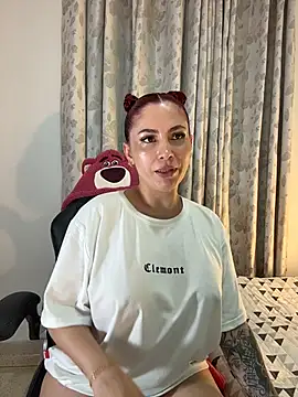 Chat +18 de zafiro_mo0n ao vivo