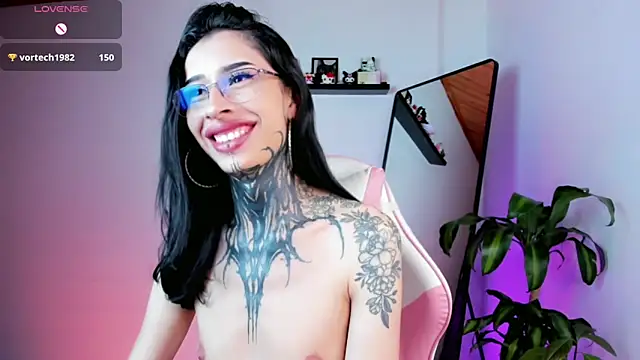 kali_ka_: διαδικτυακό σόου στην κάμερα