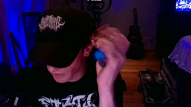 LEVIATHANX666: онлайн-секс-чат