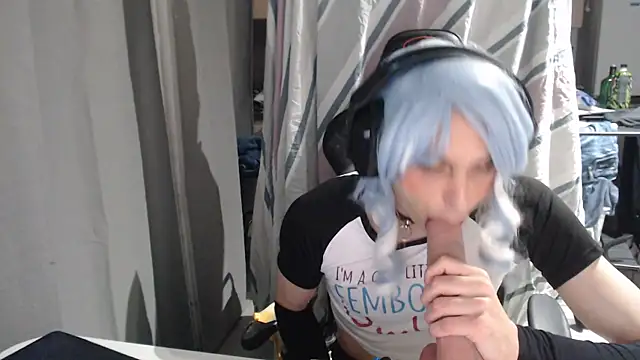 Pokazy przed kamerką – LuunaUwU