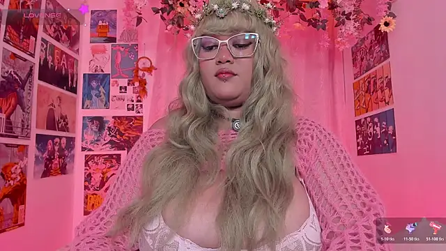 MissCurvyTop's Live XXX Chat