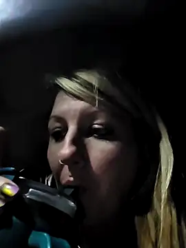 SheIsSomething's Live XXX Chat