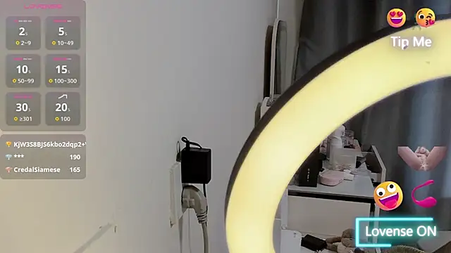 zhnlky's Live XXX Chat