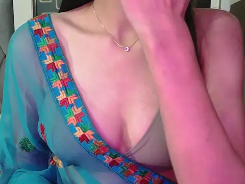 Simreet_22's Live XXX Chat