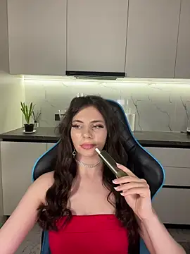 CurlyLara's Live XXX Chat