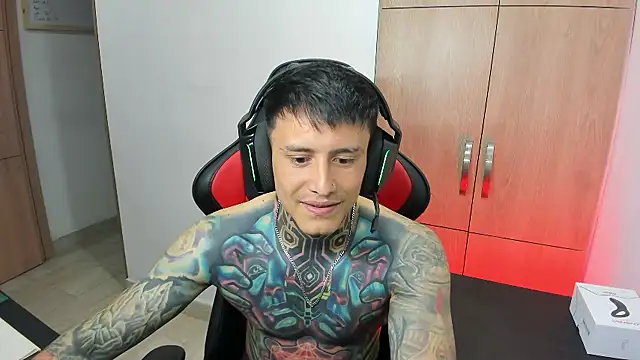 Chrissblack 在線直播表演