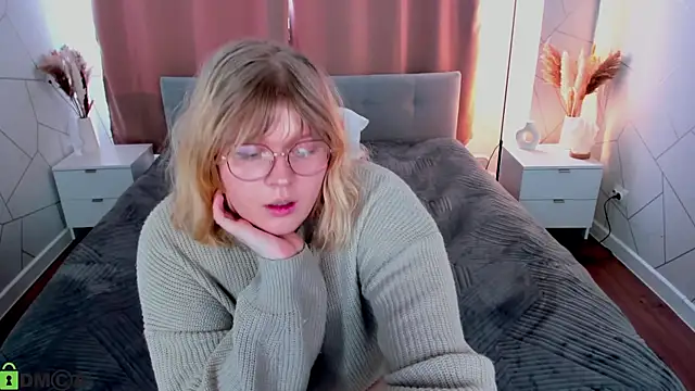 luna_c0ra's Live XXX Chat