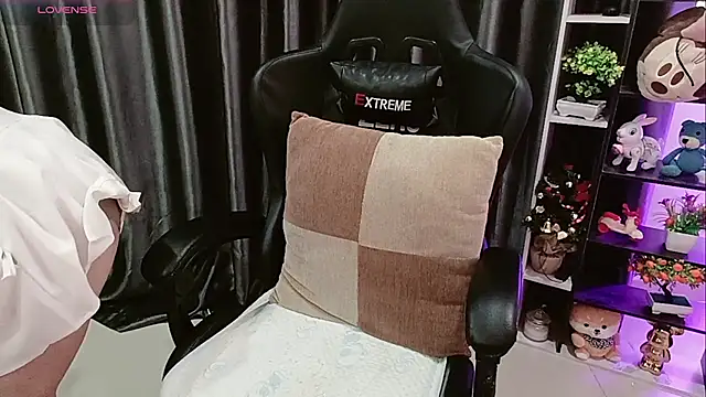 Yuki-yio Adlı Modelin Canlı XXX Sohbeti