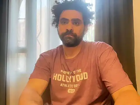 Royalpharaoh2: διαδικτυακό σόου στην κάμερα