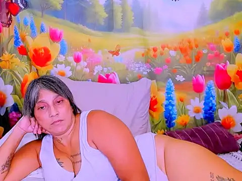 Chat +18 de indianroxy ao vivo