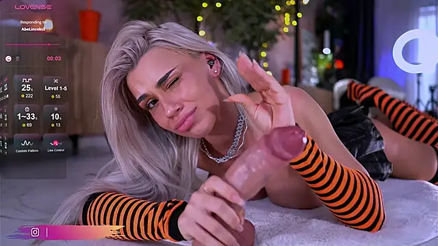 Онлайн чат XXX Serene_Sophiex