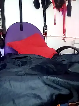 Živý XXX chat LucyStrike_