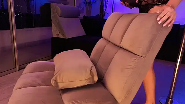 mandi4pole_n Live XXX chat