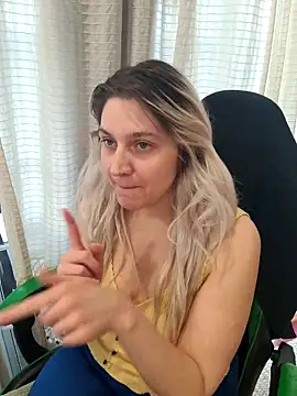 ScarletCallings_420's Live XXX Chat