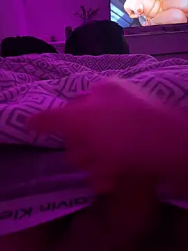 aras__25 Show in webcam