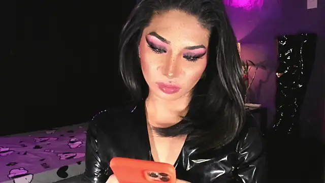 Pokazy przed kamerką – MaxxineMorenaTs