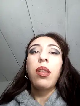 Chat +18 de Jennyvignaduzzo ao vivo