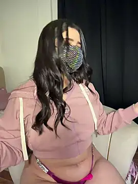 GLAMOURk Adlı Modelin Canlı XXX Sohbeti