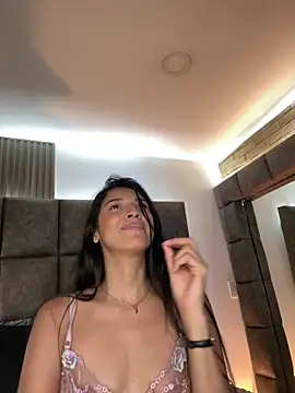 BrigitteVons: онлайн-секс-чат