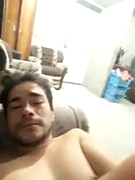 Show modela LevelUpL0ver na web-kameri