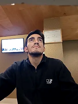 Chat XXX en directo de TommyMomentum