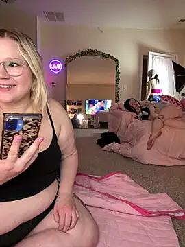 PiggyRose Webcamshow