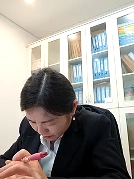 ialnuyoa_h Obrolan Langsung XXX