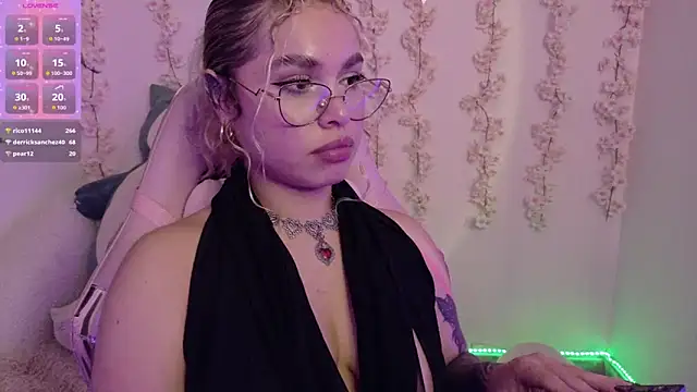 Haelycute Chat XXX live