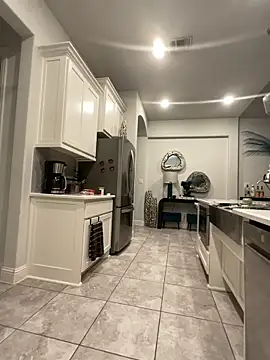 Exotic_Queen_'s Live XXX Chat