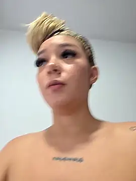 แชท XXX สดของ alaia_princess